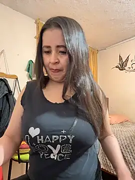 latinfemale online show from 06-25-26, 10:36