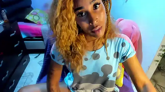 Snapshot of CarameloCeron chatting on 12-17-24, 01:49 CarameloCeron online show from 12-17-24, 01:49