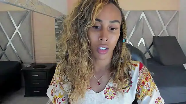 Snapshot of CarameloCeron chatting on 02-19-25, 06:10 CarameloCeron online show from 02-19-25, 06:10