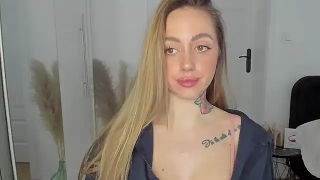 sexyCoralie online show from 02-03-25, 03:06