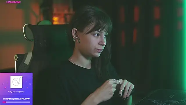 Snapshot of alyssa_sweet chatting on 10-13-25, 05:40 alyssa sweet online show from 10-13-25, 05:40