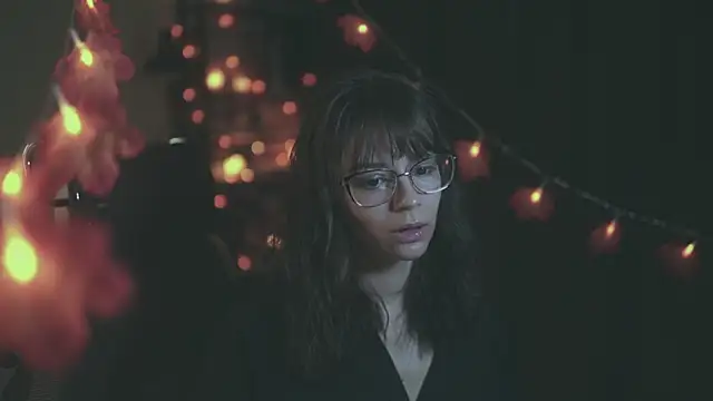 Snapshot of alyssa_sweet chatting on 10-31-25, 05:30 alyssa sweet online show from 10-31-25, 05:30