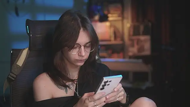 Snapshot of alyssa_sweet chatting on 03-16-26, 04:51 alyssa sweet online show from 03-16-26, 04:51