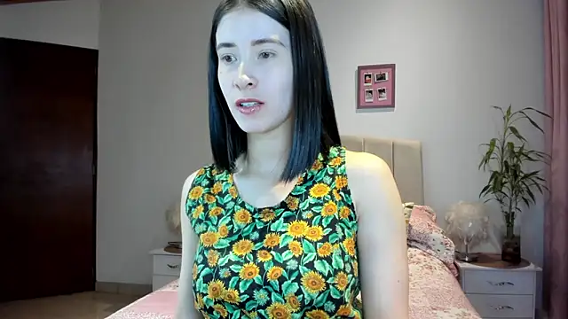 macarena vallejo online show from 10-10-25, 03:27