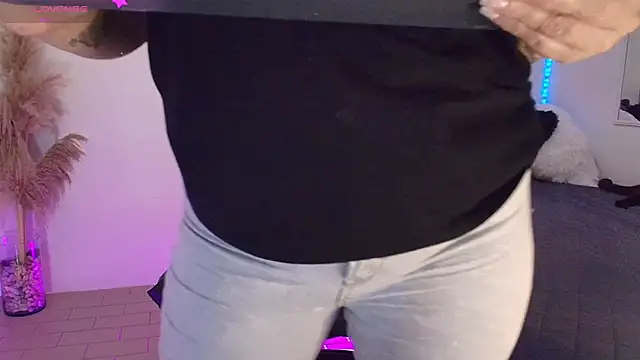 JuliRamirez online show from 03-14-25, 06:39