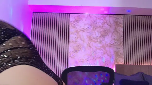 JuliRamirez online show from 06-15-26, 12:18