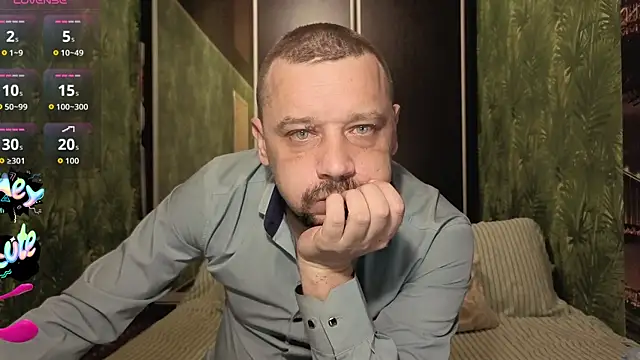 Snapshot of DanielOhCool chatting on 11-06-25, 05:41 DanielOhCool online show from 11-06-25, 05:41