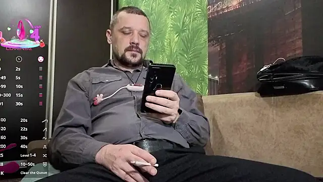 Snapshot of DanielOhCool chatting on 02-08-26, 08:07 DanielOhCool online show from 02-08-26, 08:07