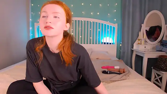 Snapshot of GingerArin chatting on 11-22-25, 12:48 GingerArin online show from 11-22-25, 12:48