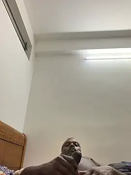 Snapshot of strongguyindia chatting on 02-19-26, 07:21 strongguyindia online show from 02-19-26, 07:21