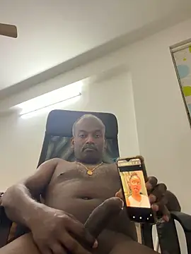 Snapshot of strongguyindia chatting on 02-25-26, 09:35 strongguyindia online show from 02-25-26, 09:35