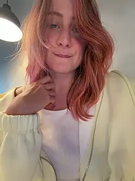 Snapshot of Puzdosia chatting on 06-17-26, 03:46 Puzdosia online show from 06-17-26, 03:46
