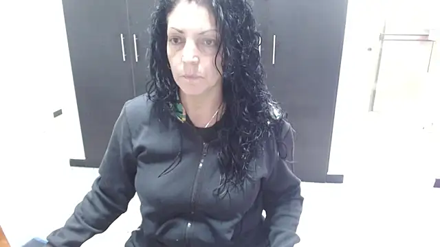 Snapshot of mijal_queen chatting on 09-27-25, 02:38 mijal queen online show from 09-27-25, 02:38