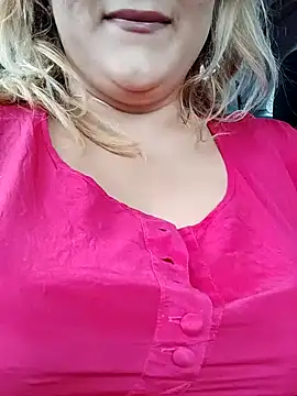 Snapshot of SWEETLUNA077 chatting on 09-13-25, 03:01 SWEETLUNA077 online show from 09-13-25, 03:01