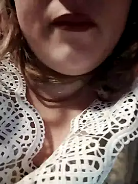 Snapshot of SWEETLUNA077 chatting on 01-06-26, 04:21 SWEETLUNA077 online show from 01-06-26, 04:21