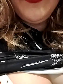 Snapshot of SWEETLUNA077 chatting on 01-07-26, 08:44 SWEETLUNA077 online show from 01-07-26, 08:44