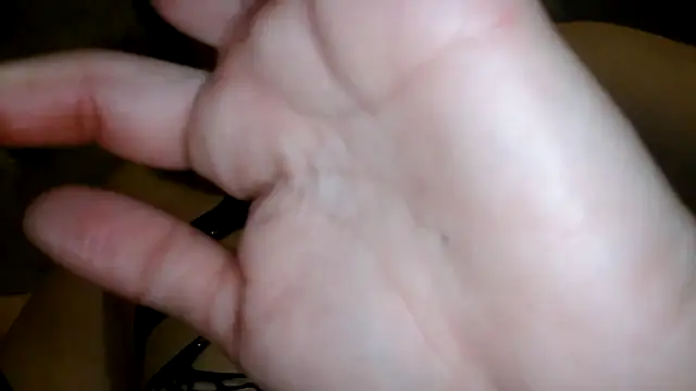 Snapshot of SWEETLUNA077 chatting on 02-23-26, 09:28 SWEETLUNA077 online show from 02-23-26, 09:28