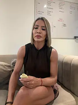 ChristieKroes online show from 02-18-25, 08:58