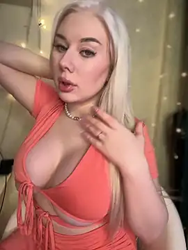 Snapshot of LaraHollywood chatting on 02-01-25, 02:37 LaraHollywood online show from 02-01-25, 02:37