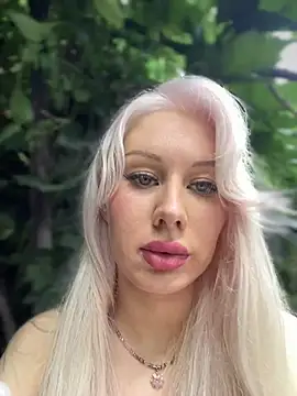 LaraHollywood online show from 08-03-26, 11:37