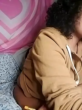 Snapshot of TasteeKitty chatting on 09-13-25, 06:57 TasteeKitty online show from 09-13-25, 06:57