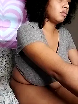 Snapshot of TasteeKitty chatting on 09-18-25, 10:01 TasteeKitty online show from 09-18-25, 10:01