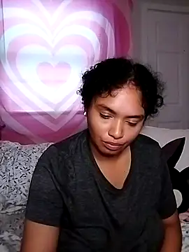 Snapshot of TasteeKitty chatting on 10-26-25, 08:04 TasteeKitty online show from 10-26-25, 08:04