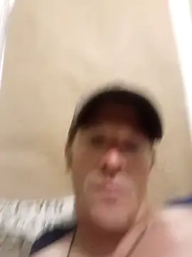 Snapshot of FUNINWV9 chatting on 10-18-25, 12:57 FUNINWV9 online show from 10-18-25, 12:57