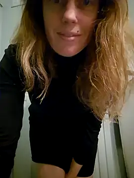 Snapshot of MissLilooo chatting on 12-02-24, 07:49 MissLilooo online show from 12-02-24, 07:49