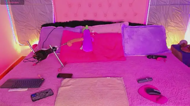 Snapshot of macasweet chatting on 09-26-25, 11:42 macasweet online show from 09-26-25, 11:42