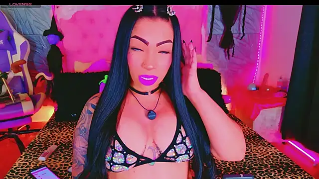 Snapshot of macasweet chatting on 10-25-25, 11:21 macasweet online show from 10-25-25, 11:21