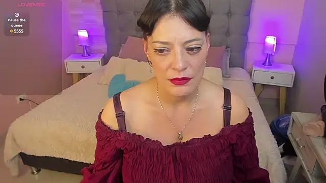Snapshot of _Abril_W chatting on 02-25-25, 12:25 Abril W online show from 02-25-25, 12:25