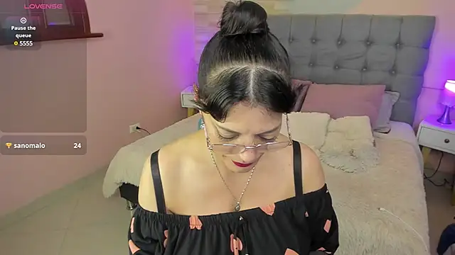Snapshot of _Abril_W chatting on 03-06-25, 02:51 Abril W online show from 03-06-25, 02:51