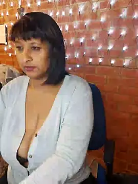 Snapshot of Lilybanx chatting on 01-26-25, 07:20 Lilybanx online show from 01-26-25, 07:20