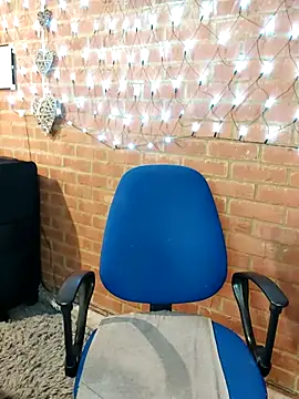 Snapshot of Lilybanx chatting on 02-16-25, 09:05 Lilybanx online show from 02-16-25, 09:05