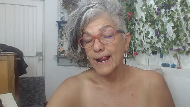 FunnyGrandma online show from 02-12-25, 04:44