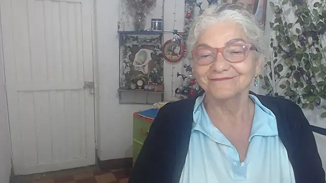 FunnyGrandma online show from 12-23-25, 02:31
