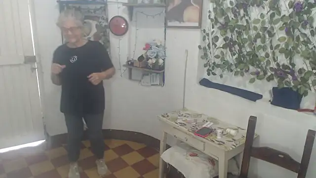 FunnyGrandma online show from 02-07-26, 04:54