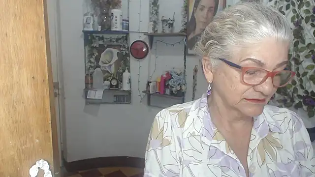 FunnyGrandma online show from 05-21-26, 02:29