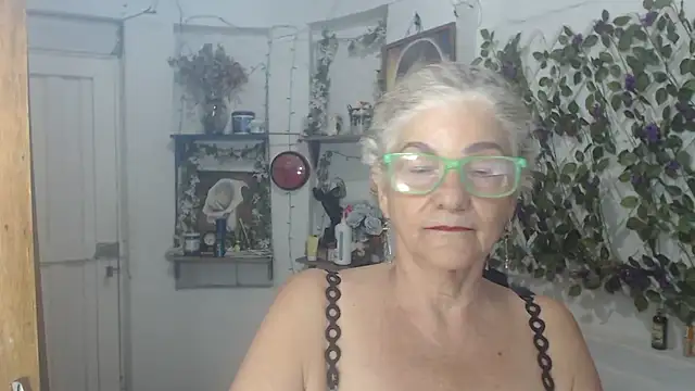 FunnyGrandma online show from 07-11-26, 11:39