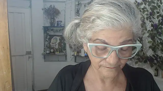 FunnyGrandma online show from 07-14-26, 10:48
