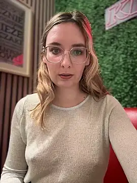 Snapshot of The_Snowwhitee chatting on 12-07-24, 07:43 The Snowwhitee online show from 12-07-24, 07:43