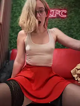 Snapshot of The_Snowwhitee chatting on 01-06-25, 07:02 The Snowwhitee online show from 01-06-25, 07:02