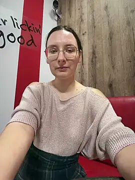 Snapshot of The_Snowwhitee chatting on 03-08-26, 09:13 The Snowwhitee online show from 03-08-26, 09:13