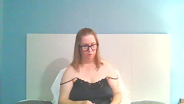 Snapshot of SweetandNaughty1 chatting on 12-13-24, 04:33 SweetandNaughty1 online show from 12-13-24, 04:33