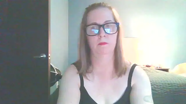 Snapshot of SweetandNaughty1 chatting on 12-17-24, 10:32 SweetandNaughty1 online show from 12-17-24, 10:32