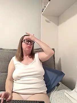 Snapshot of SweetandNaughty1 chatting on 12-03-25, 08:18 SweetandNaughty1 online show from 12-03-25, 08:18