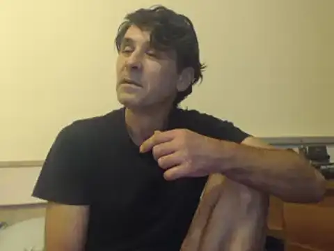 Snapshot of yvesstorm1 chatting on 01-04-25, 07:44 yvesstorm1 online show from 01-04-25, 07:44