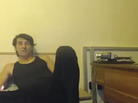 Snapshot of yvesstorm1 chatting on 01-26-25, 06:37 yvesstorm1 online show from 01-26-25, 06:37