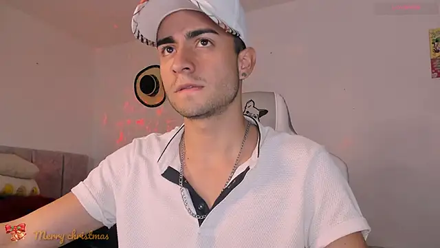 Snapshot of aydan_hw chatting on 12-25-24, 12:37 aydan hw online show from 12-25-24, 12:37